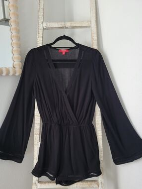 Guess Black Vneck  Romper With Lattice Edge Details, Sz Xs